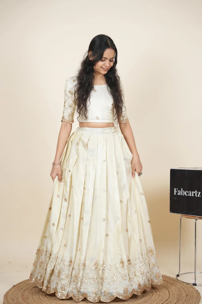 దక్షిణ భారత పండుగ సాంప్రదాయ హాఫ్ చీర (ఛవి) 