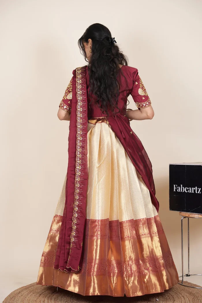 దక్షిణ భారత పండుగ సాంప్రదాయ హాఫ్ చీర (ఛవి) 