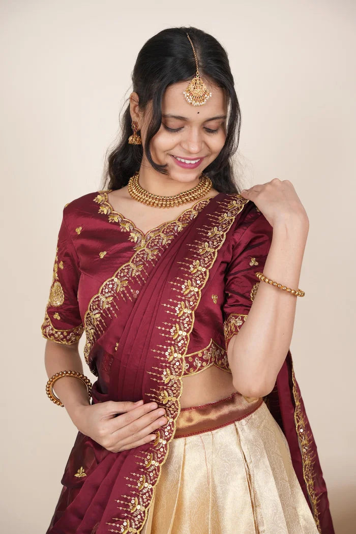 దక్షిణ భారత పండుగ సాంప్రదాయ హాఫ్ చీర (ఛవి) 