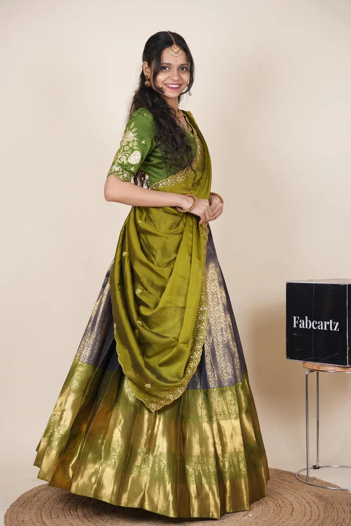 దక్షిణ భారత పండుగ సాంప్రదాయ హాఫ్ చీర (ఛవి) 