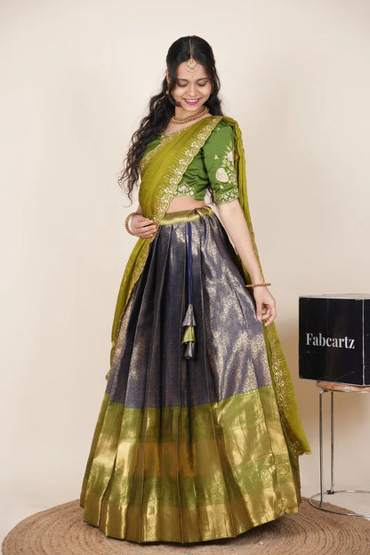 దక్షిణ భారత పండుగ సాంప్రదాయ హాఫ్ చీర (ఛవి) 