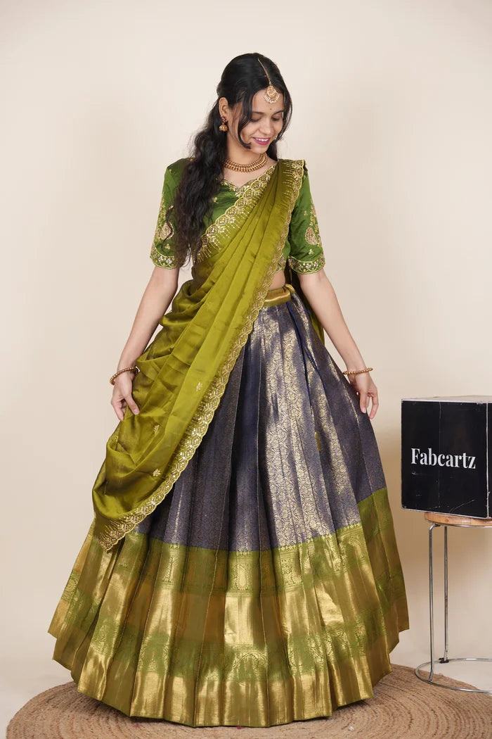 దక్షిణ భారత పండుగ సాంప్రదాయ హాఫ్ చీర (ఛవి) 