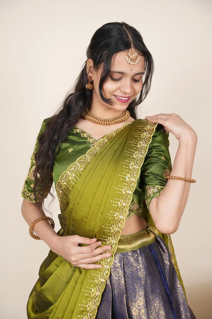 దక్షిణ భారత పండుగ సాంప్రదాయ హాఫ్ చీర (ఛవి) 