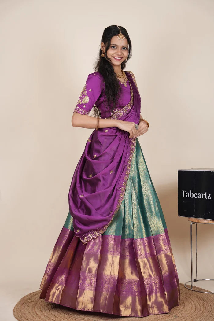 దక్షిణ భారత పండుగ సాంప్రదాయ హాఫ్ చీర (ఛవి) 