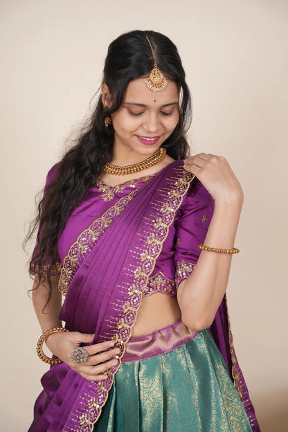 దక్షిణ భారత పండుగ సాంప్రదాయ హాఫ్ చీర (ఛవి) 