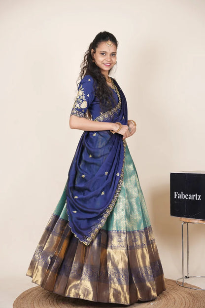 దక్షిణ భారత పండుగ సాంప్రదాయ హాఫ్ చీర (ఛవి) 