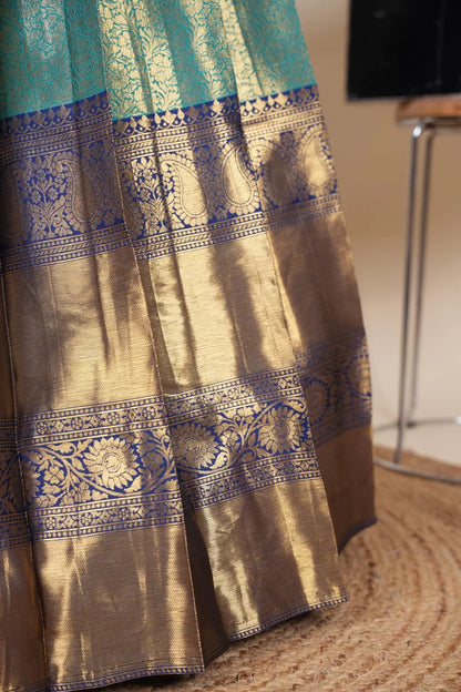 దక్షిణ భారత పండుగ సాంప్రదాయ హాఫ్ చీర (ఛవి) 