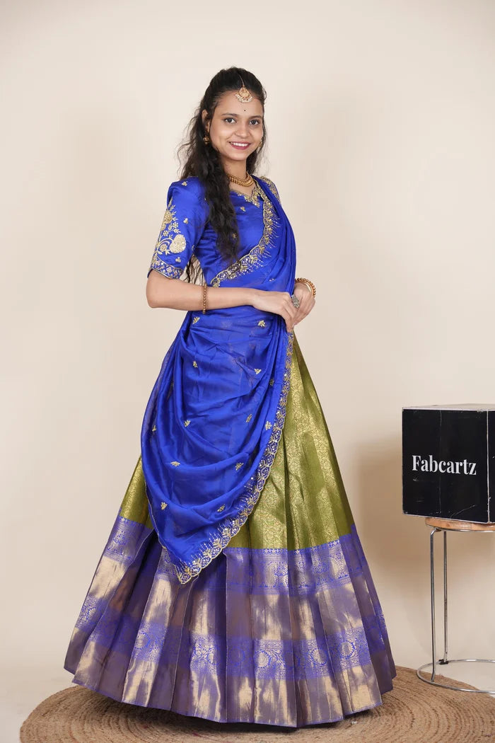 దక్షిణ భారత పండుగ సాంప్రదాయ హాఫ్ చీర (ఛవి) 