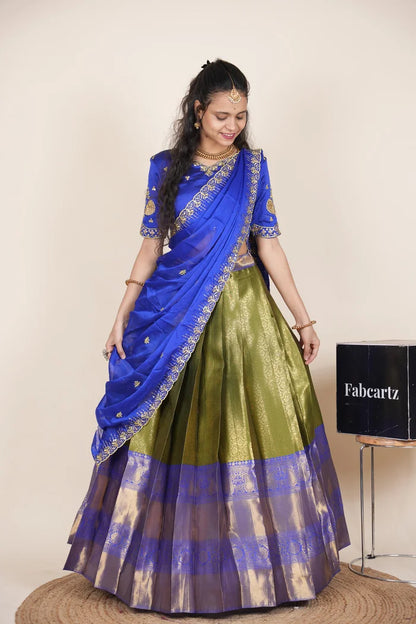 దక్షిణ భారత పండుగ సాంప్రదాయ హాఫ్ చీర (ఛవి) 