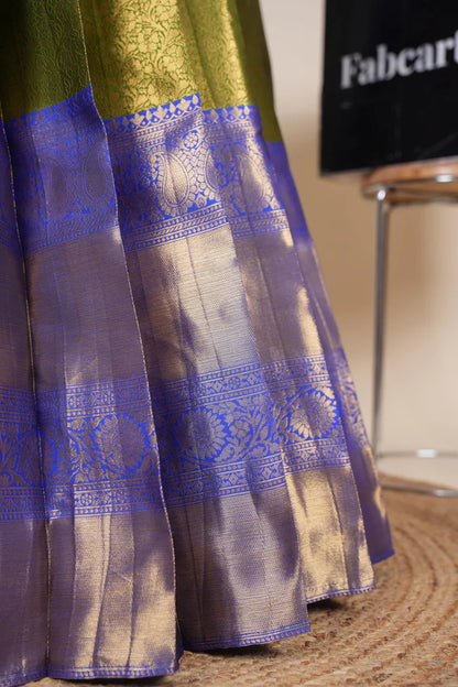 దక్షిణ భారత పండుగ సాంప్రదాయ హాఫ్ చీర (ఛవి) 