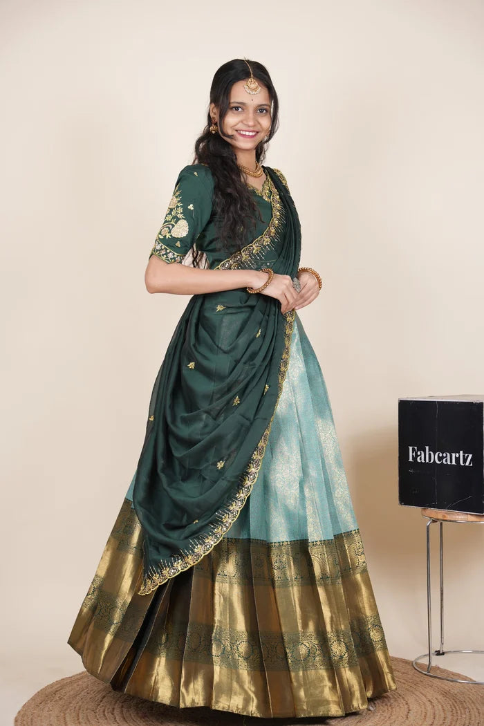 దక్షిణ భారత పండుగ సాంప్రదాయ హాఫ్ చీర (ఛవి) 