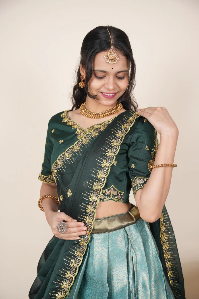 దక్షిణ భారత పండుగ సాంప్రదాయ హాఫ్ చీర (ఛవి) 