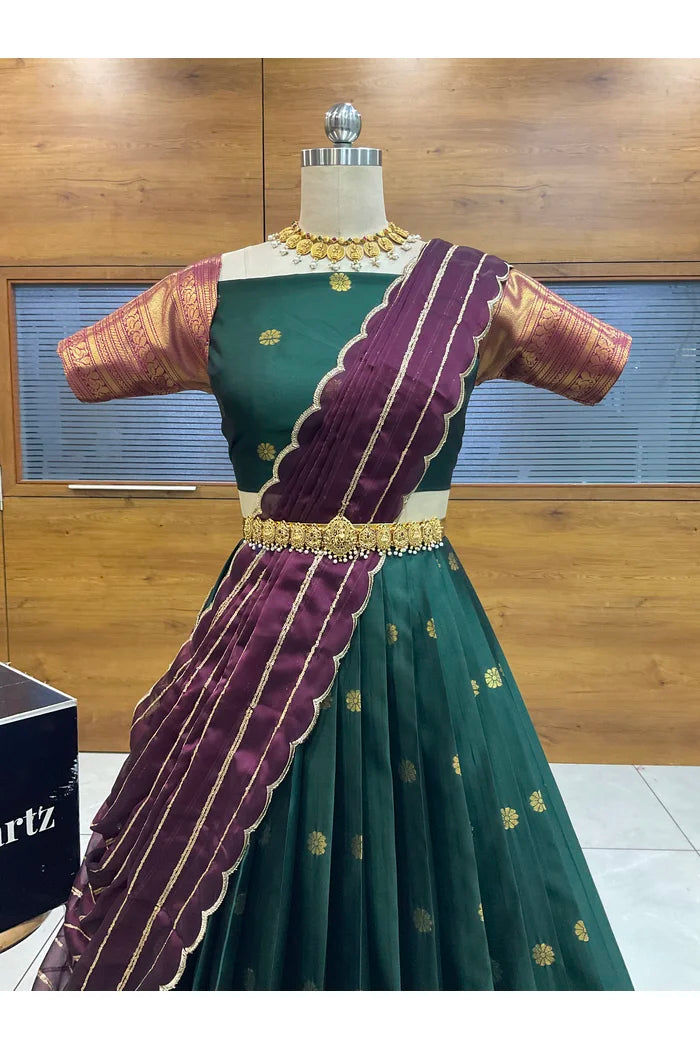 దక్షిణ భారత పండుగ సాంప్రదాయ హాఫ్ చీర (ఛవి) 