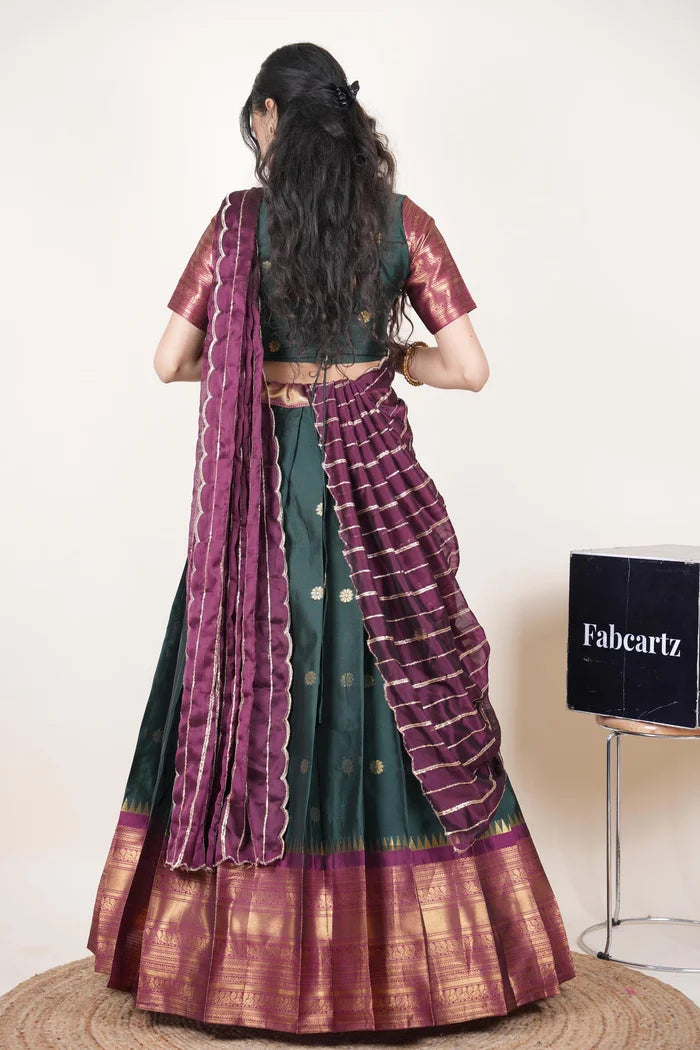 దక్షిణ భారత పండుగ సాంప్రదాయ హాఫ్ చీర (ఛవి) 