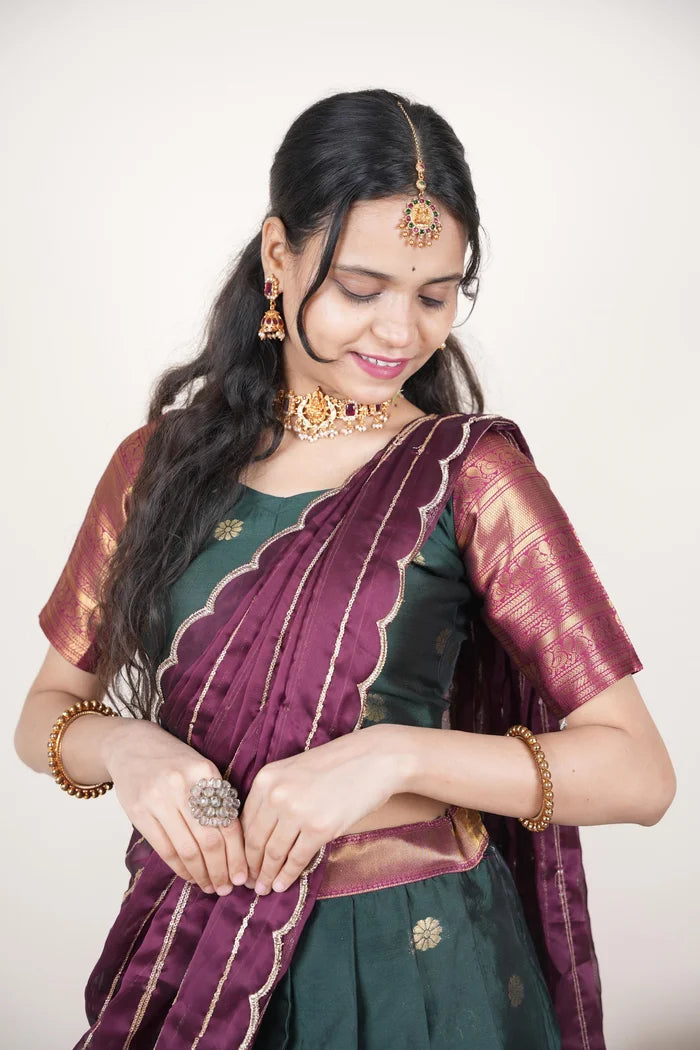 దక్షిణ భారత పండుగ సాంప్రదాయ హాఫ్ చీర (ఛవి) 