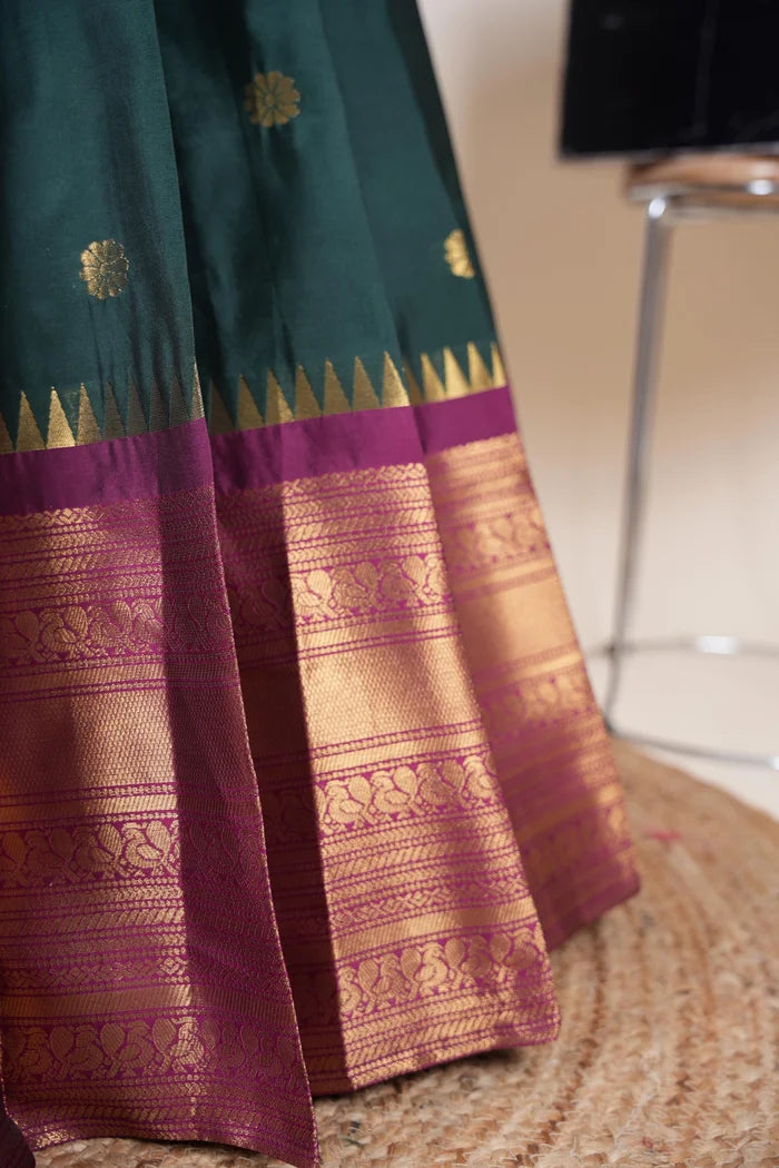 దక్షిణ భారత పండుగ సాంప్రదాయ హాఫ్ చీర (ఛవి) 