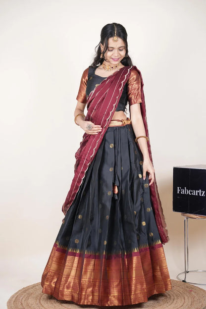 దక్షిణ భారత పండుగ సాంప్రదాయ హాఫ్ చీర (ఛవి) 