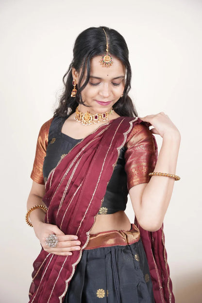 దక్షిణ భారత పండుగ సాంప్రదాయ హాఫ్ చీర (ఛవి) 