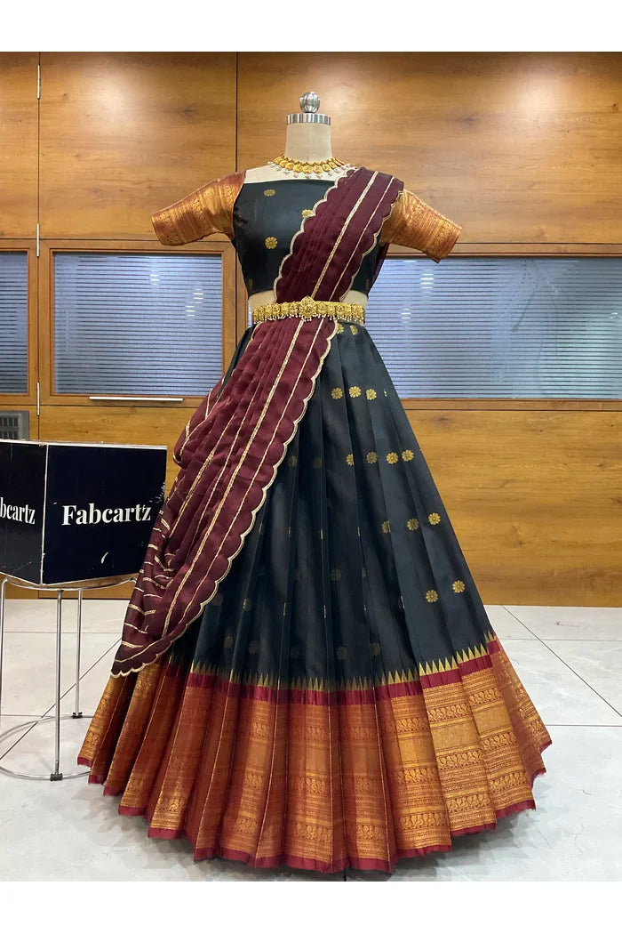 దక్షిణ భారత పండుగ సాంప్రదాయ హాఫ్ చీర (ఛవి) 