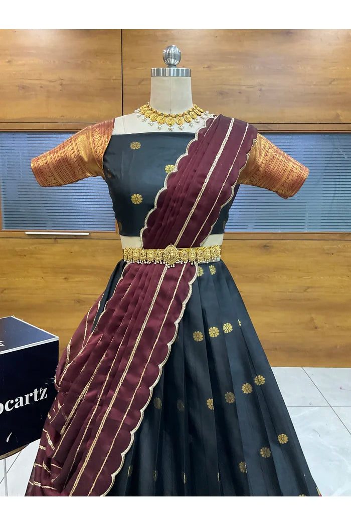 దక్షిణ భారత పండుగ సాంప్రదాయ హాఫ్ చీర (ఛవి) 