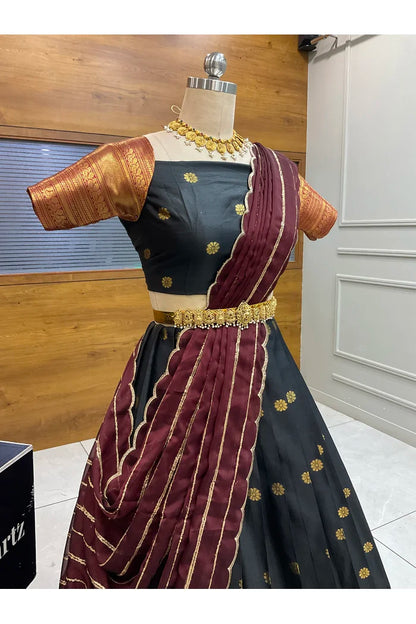 దక్షిణ భారత పండుగ సాంప్రదాయ హాఫ్ చీర (ఛవి) 