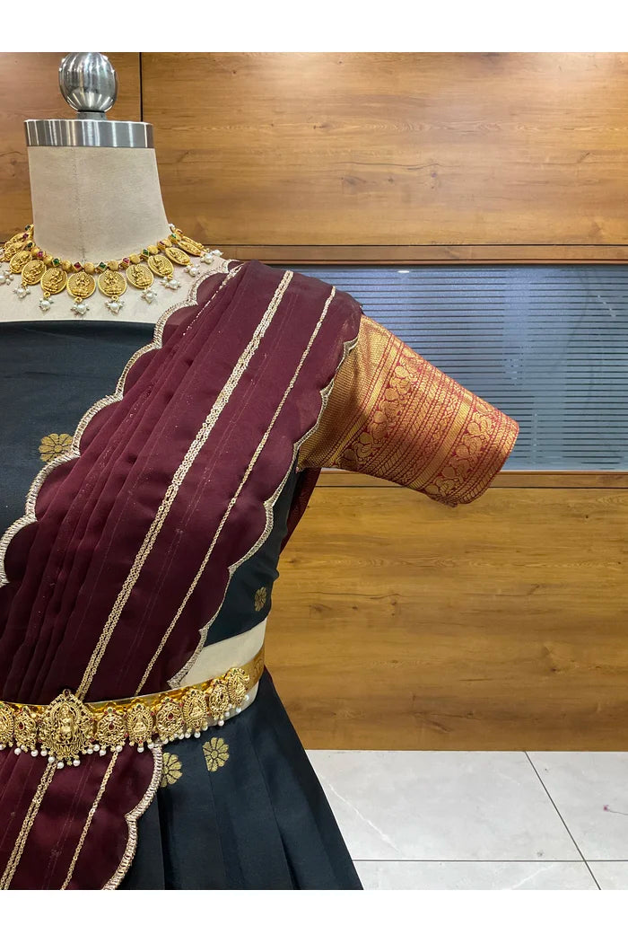 దక్షిణ భారత పండుగ సాంప్రదాయ హాఫ్ చీర (ఛవి) 