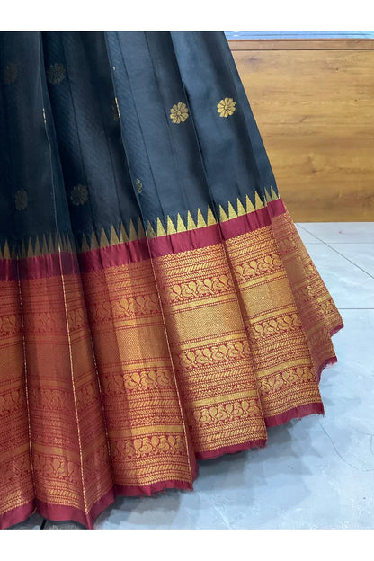 దక్షిణ భారత పండుగ సాంప్రదాయ హాఫ్ చీర (ఛవి) 