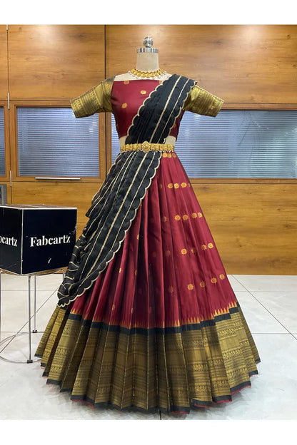 దక్షిణ భారత పండుగ సాంప్రదాయ హాఫ్ చీర (ఛవి) 