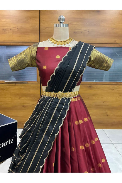 దక్షిణ భారత పండుగ సాంప్రదాయ హాఫ్ చీర (ఛవి) 