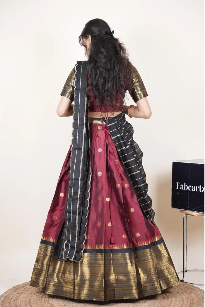 దక్షిణ భారత పండుగ సాంప్రదాయ హాఫ్ చీర (ఛవి) 