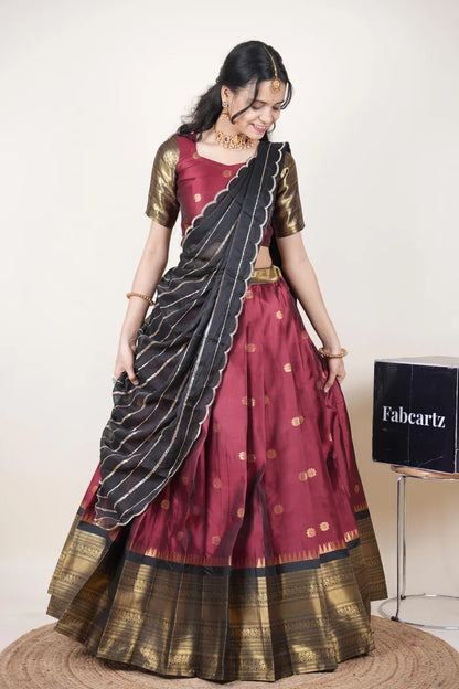 దక్షిణ భారత పండుగ సాంప్రదాయ హాఫ్ చీర (ఛవి) 