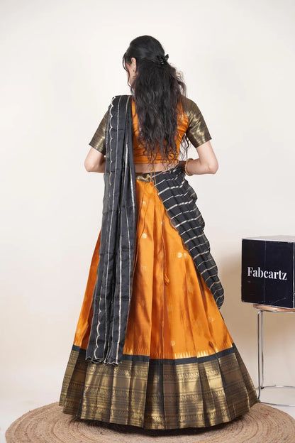 దక్షిణ భారత పండుగ సాంప్రదాయ హాఫ్ చీర (ఛవి) 