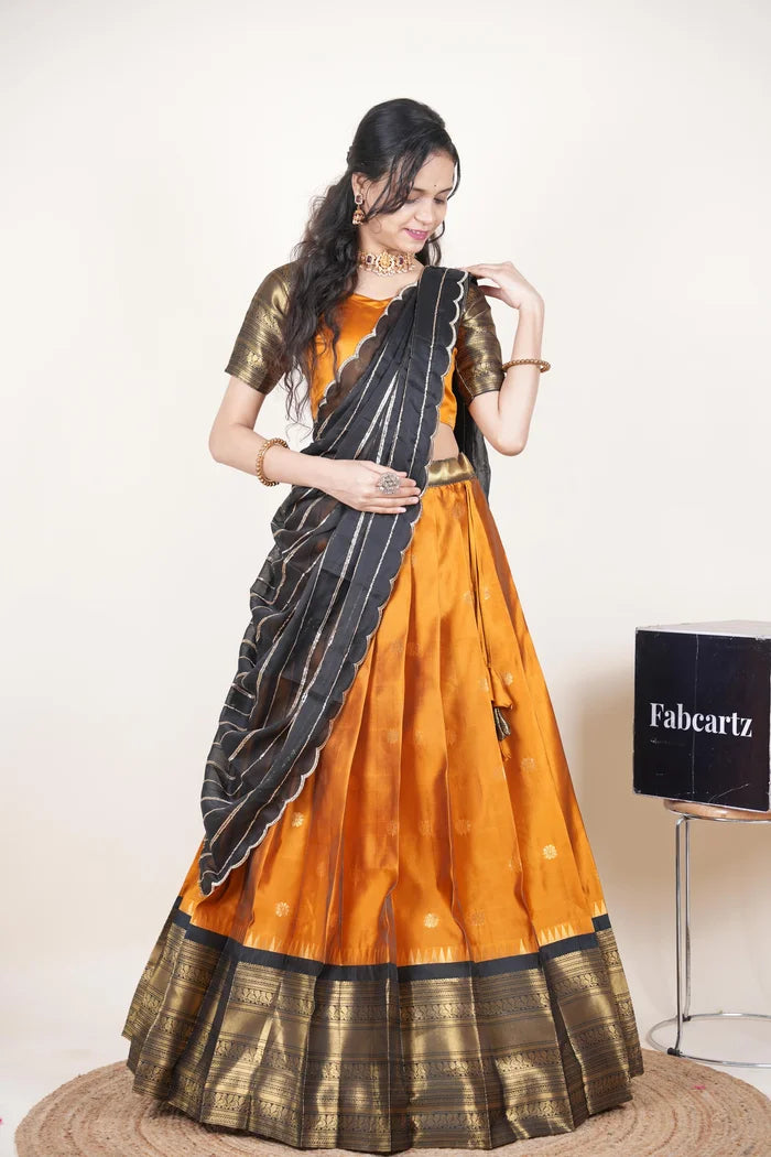 దక్షిణ భారత పండుగ సాంప్రదాయ హాఫ్ చీర (ఛవి) 