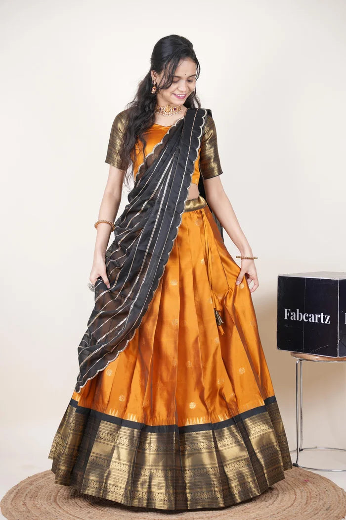 దక్షిణ భారత పండుగ సాంప్రదాయ హాఫ్ చీర (ఛవి) 