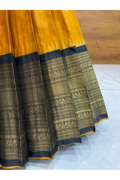 దక్షిణ భారత పండుగ సాంప్రదాయ హాఫ్ చీర (ఛవి) 