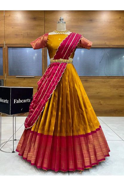 దక్షిణ భారత పండుగ సాంప్రదాయ హాఫ్ చీర (ఛవి) 