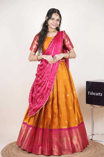 దక్షిణ భారత పండుగ సాంప్రదాయ హాఫ్ చీర (ఛవి) 