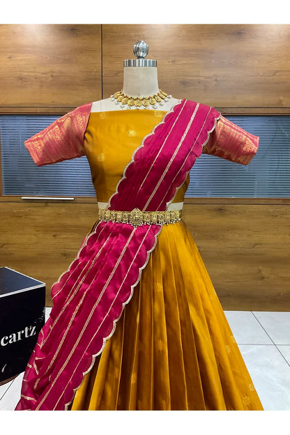 దక్షిణ భారత పండుగ సాంప్రదాయ హాఫ్ చీర (ఛవి) 