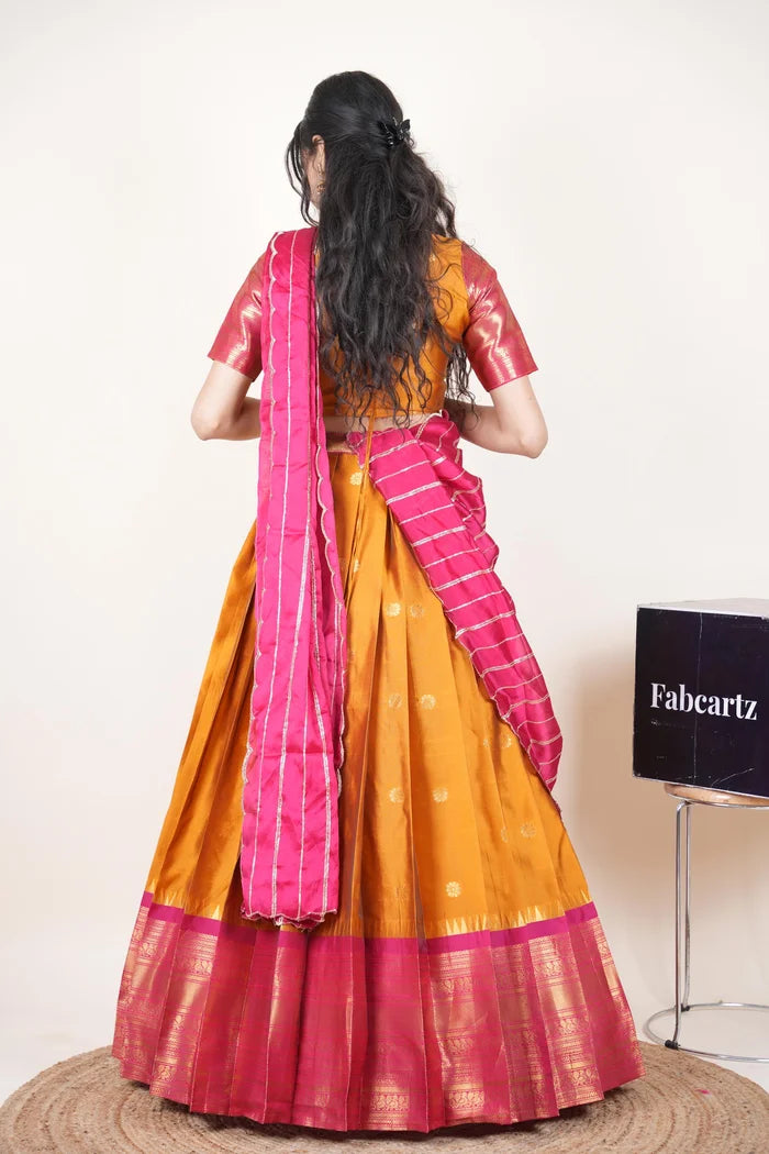 దక్షిణ భారత పండుగ సాంప్రదాయ హాఫ్ చీర (ఛవి) 