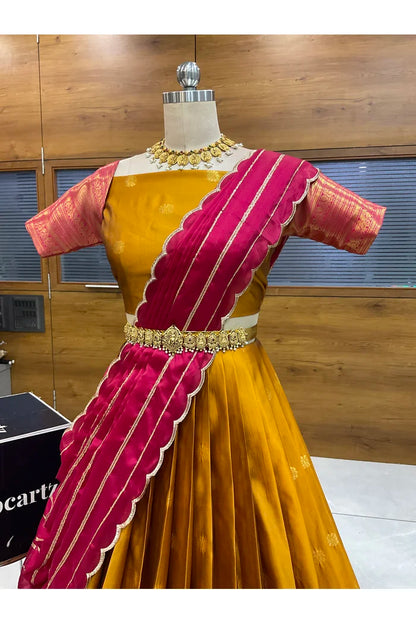 దక్షిణ భారత పండుగ సాంప్రదాయ హాఫ్ చీర (ఛవి) 