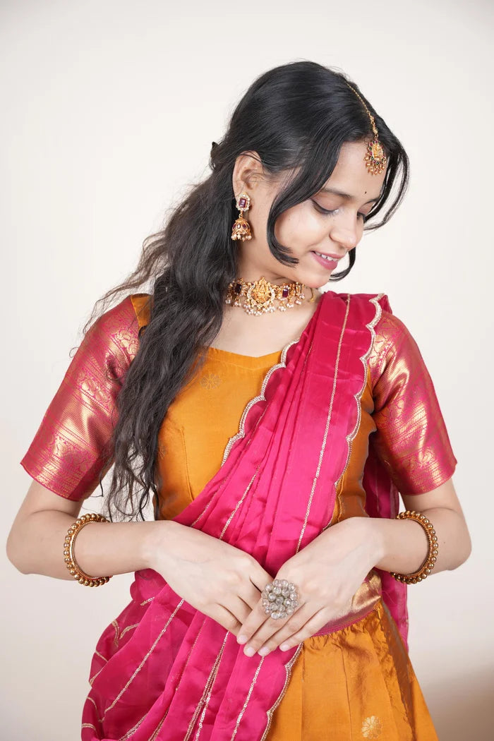 దక్షిణ భారత పండుగ సాంప్రదాయ హాఫ్ చీర (ఛవి) 