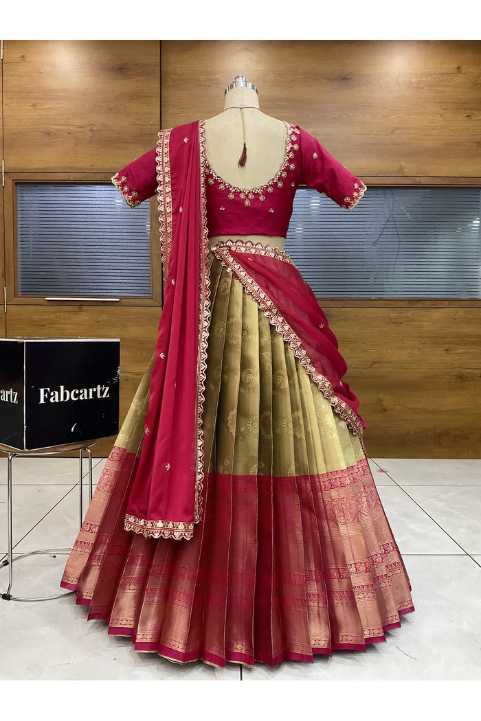 దక్షిణ భారత పండుగ సాంప్రదాయ హాఫ్ చీర (ఛవి) 