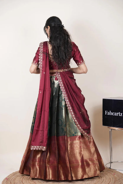 దక్షిణ భారత పండుగ సాంప్రదాయ హాఫ్ చీర (ఛవి) 