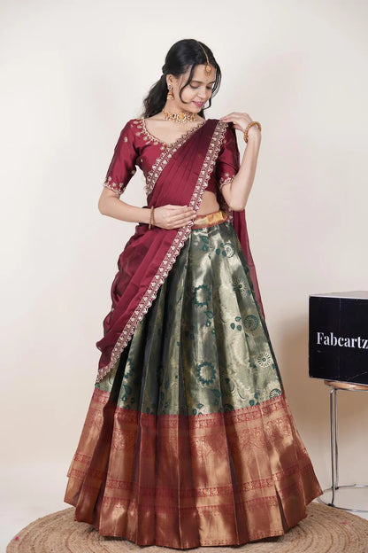 దక్షిణ భారత పండుగ సాంప్రదాయ హాఫ్ చీర (ఛవి) 