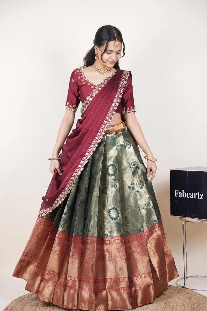 దక్షిణ భారత పండుగ సాంప్రదాయ హాఫ్ చీర (ఛవి) 