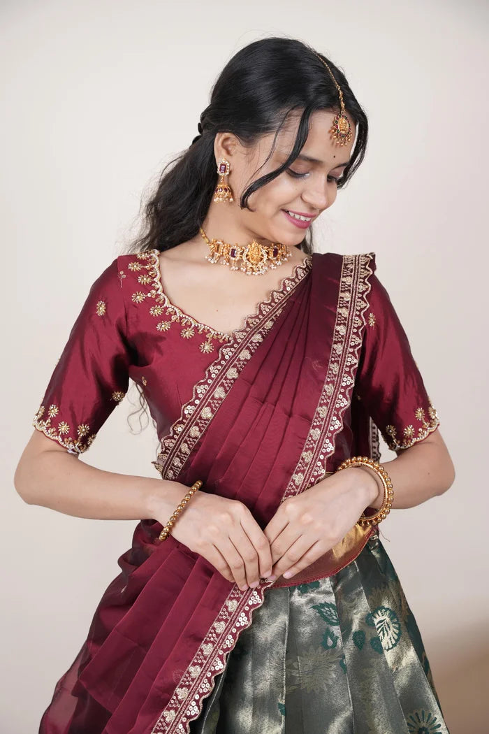 దక్షిణ భారత పండుగ సాంప్రదాయ హాఫ్ చీర (ఛవి) 