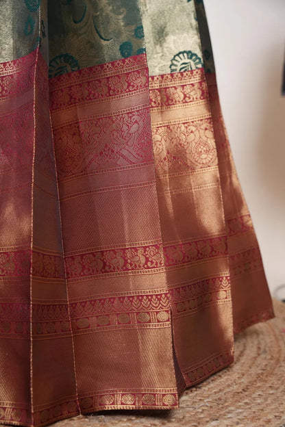 దక్షిణ భారత పండుగ సాంప్రదాయ హాఫ్ చీర (ఛవి) 