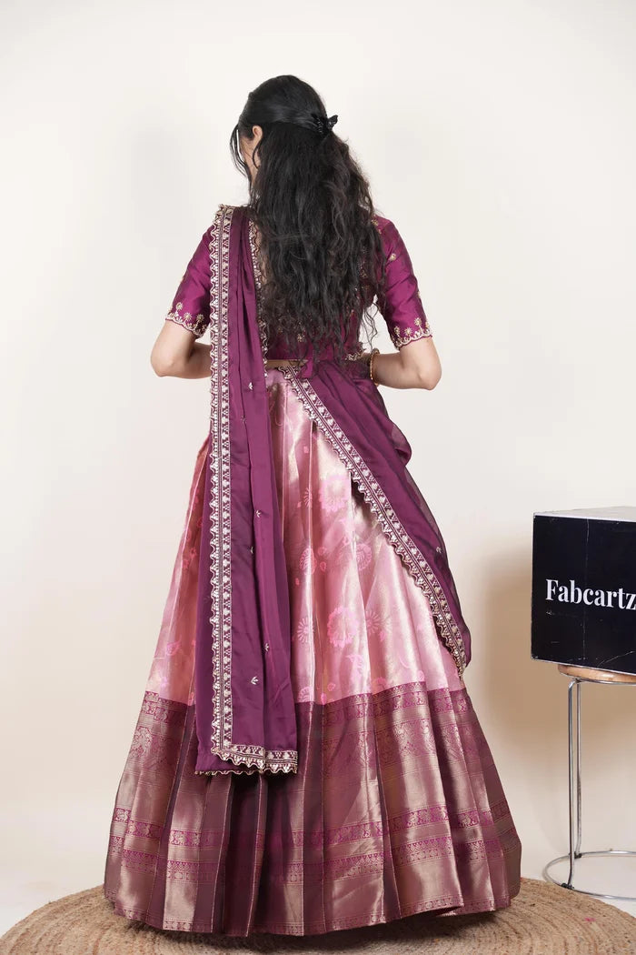 దక్షిణ భారత పండుగ సాంప్రదాయ హాఫ్ చీర (ఛవి) 