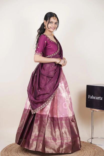 దక్షిణ భారత పండుగ సాంప్రదాయ హాఫ్ చీర (ఛవి) 