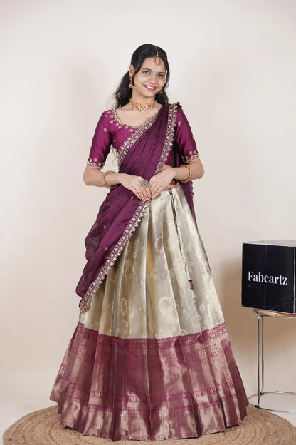 దక్షిణ భారత పండుగ సాంప్రదాయ హాఫ్ చీర (ఛవి) 